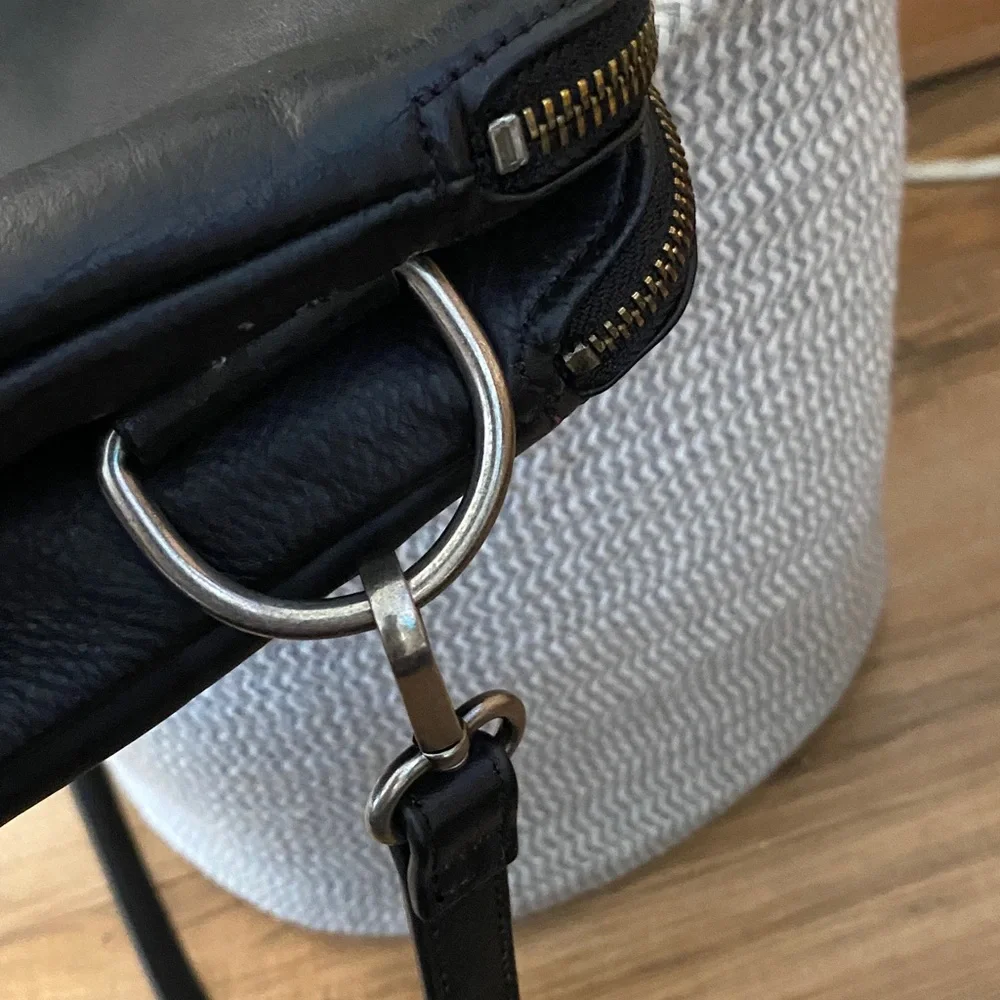 nat & nin  Leather Crossbody Bag - Picture 3 of 11